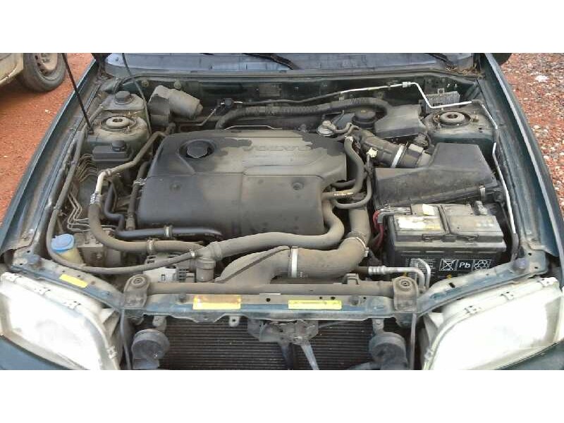 volvo s40 berlina del año 2000