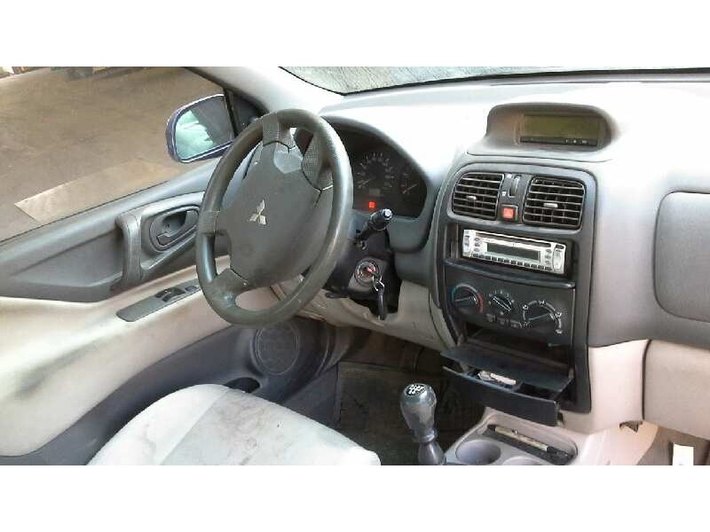 mitsubishi space star (dg0) del año 2003