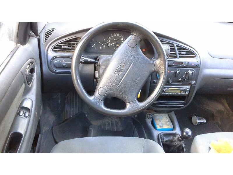 daewoo lanos del año 2002