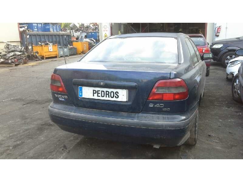 volvo s40 berlina del año 1999