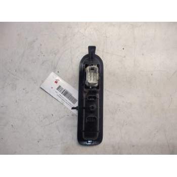 Recambio de mando elevalunas trasero derecho para renault scenic ii grand luxe privilege referencia OEM IAM 8200315029  