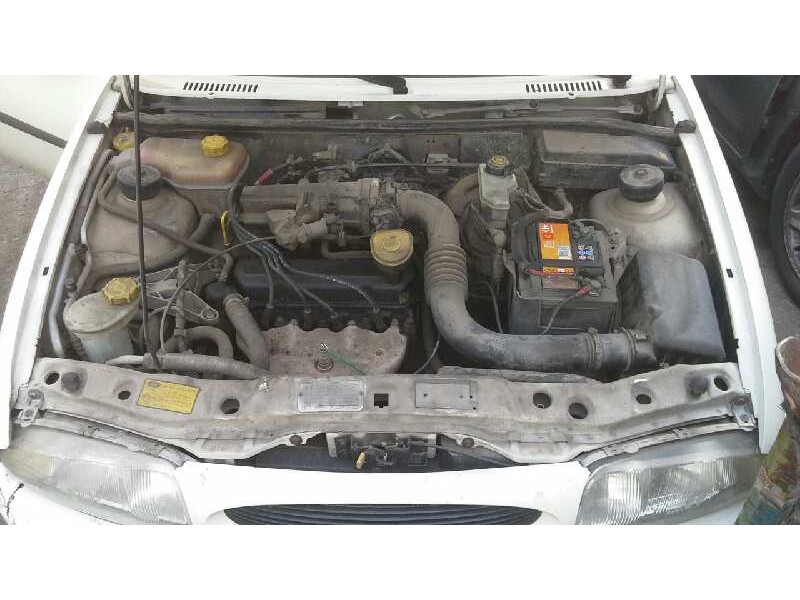 ford fiesta berlina (dx) del año 2000