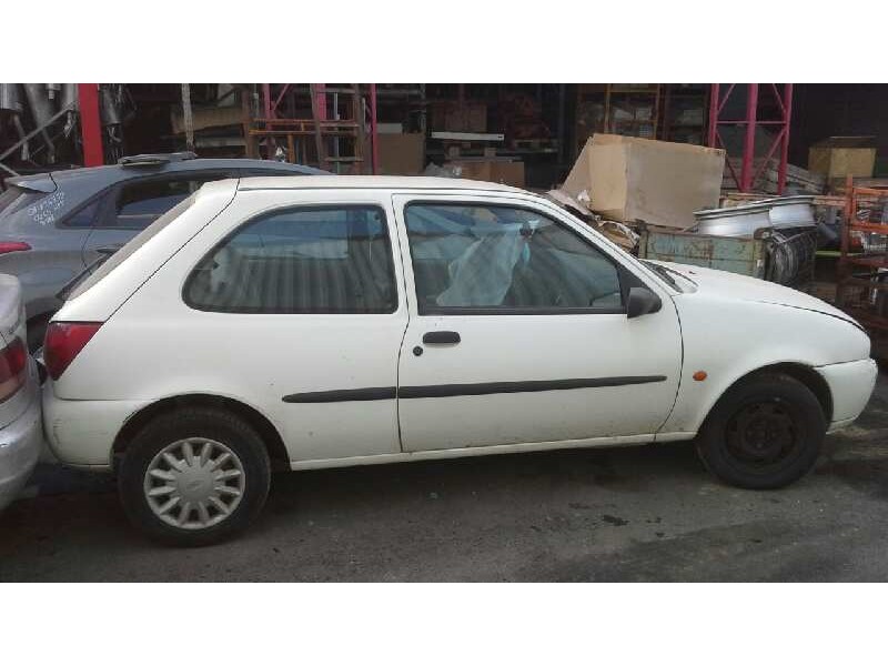 ford fiesta berlina (dx) del año 2000