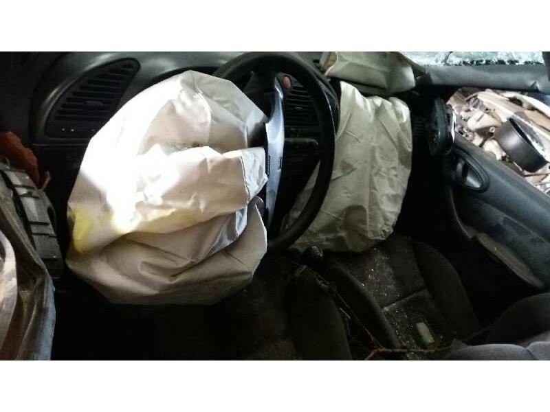 citroen xsara berlina del año 1998