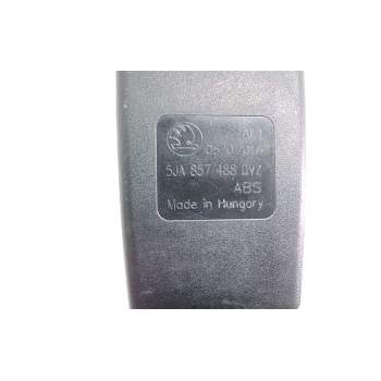 Recambio de enganche cinturon trasero izquierdo para skoda rapid active referencia OEM IAM 5JA857488  