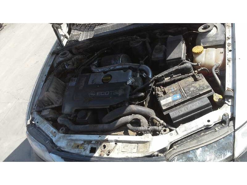 opel vectra b berlina del año 1997
