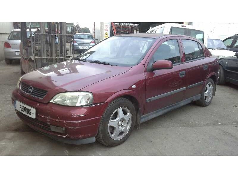 opel astra g berlina del año 2000