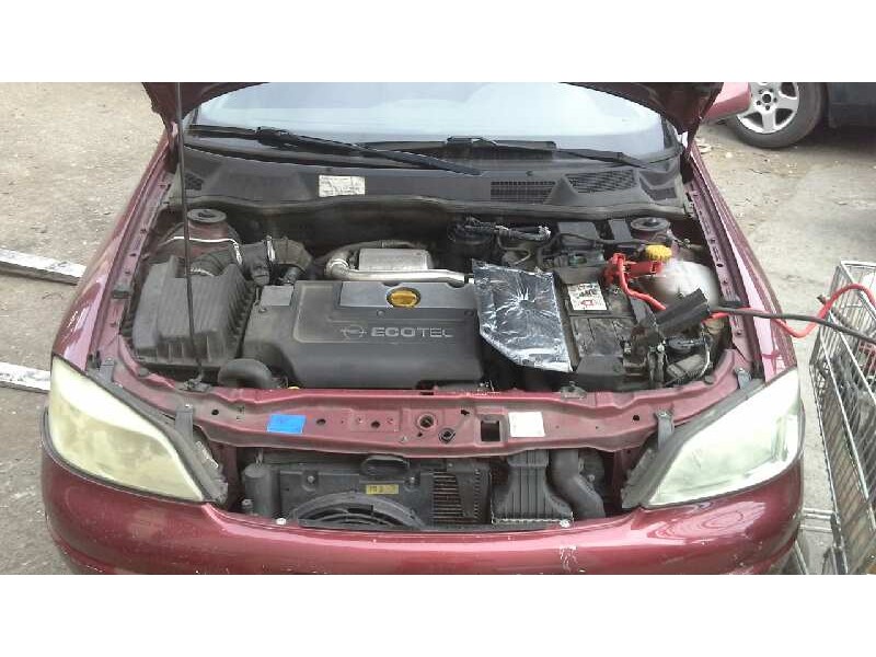 opel astra g berlina del año 2000