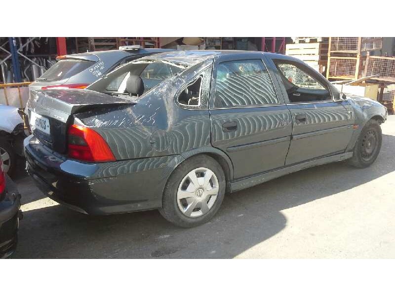 opel vectra b berlina del año 2001