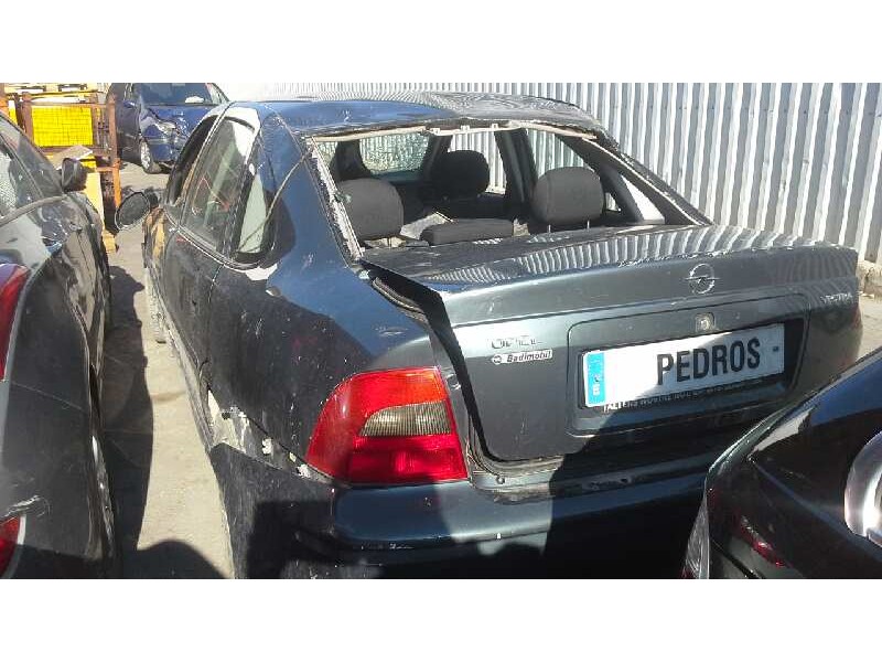 opel vectra b berlina del año 2001