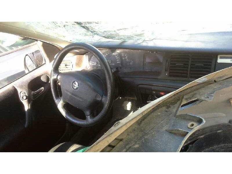 opel vectra b berlina del año 2001