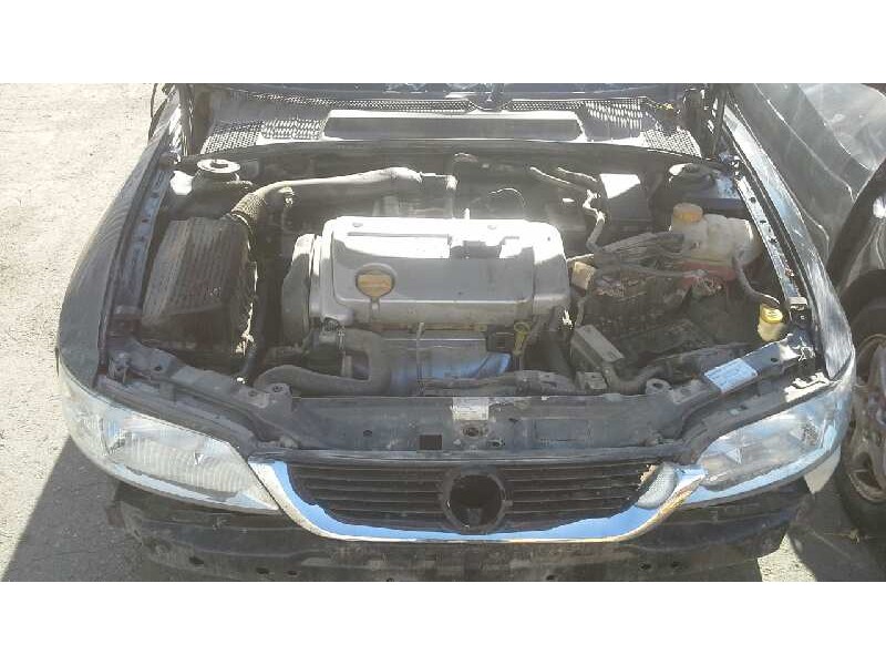 opel vectra b berlina del año 2001