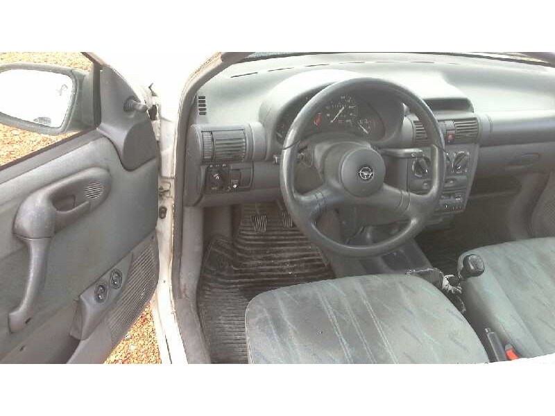 opel corsa b del año 1994