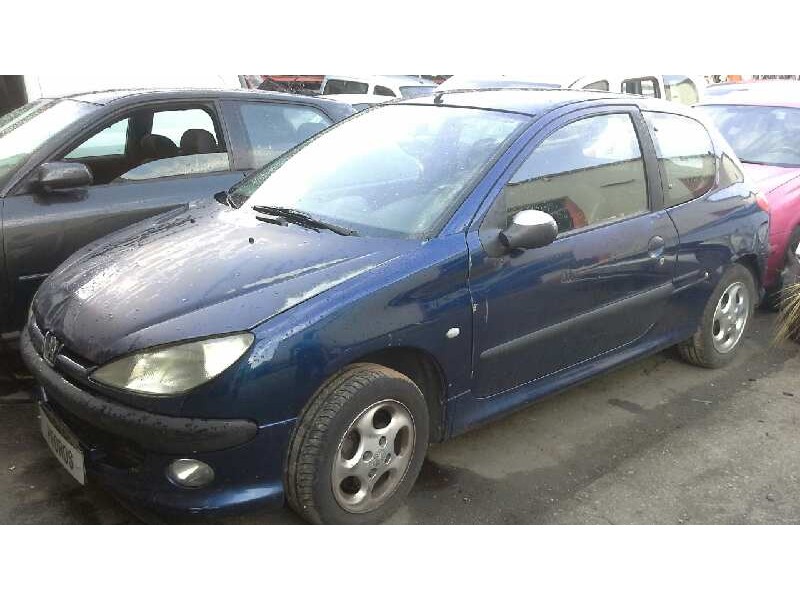 peugeot 206 berlina del año 2000