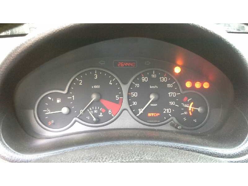 peugeot 206 berlina del año 2000
