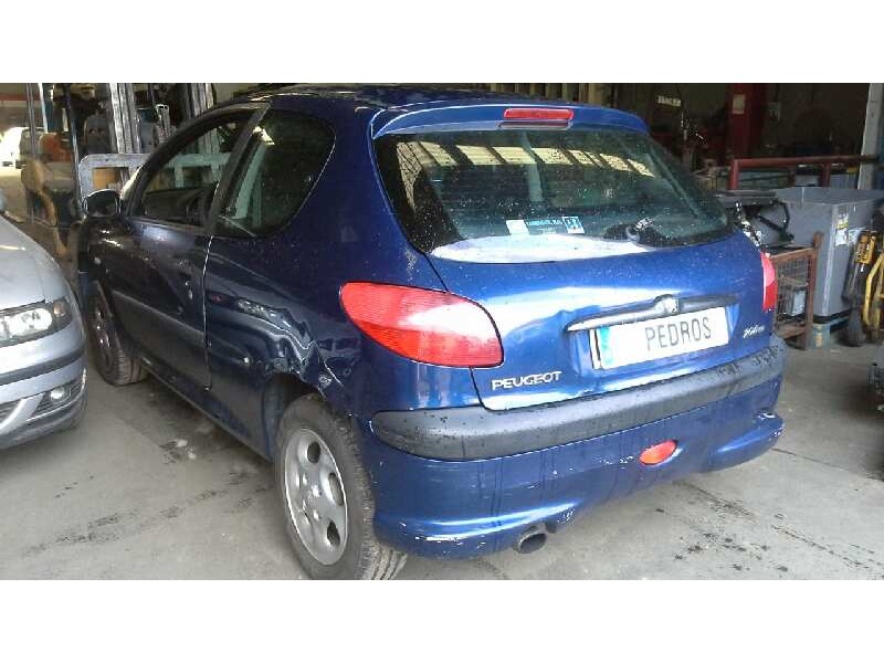 peugeot 206 berlina del año 2000