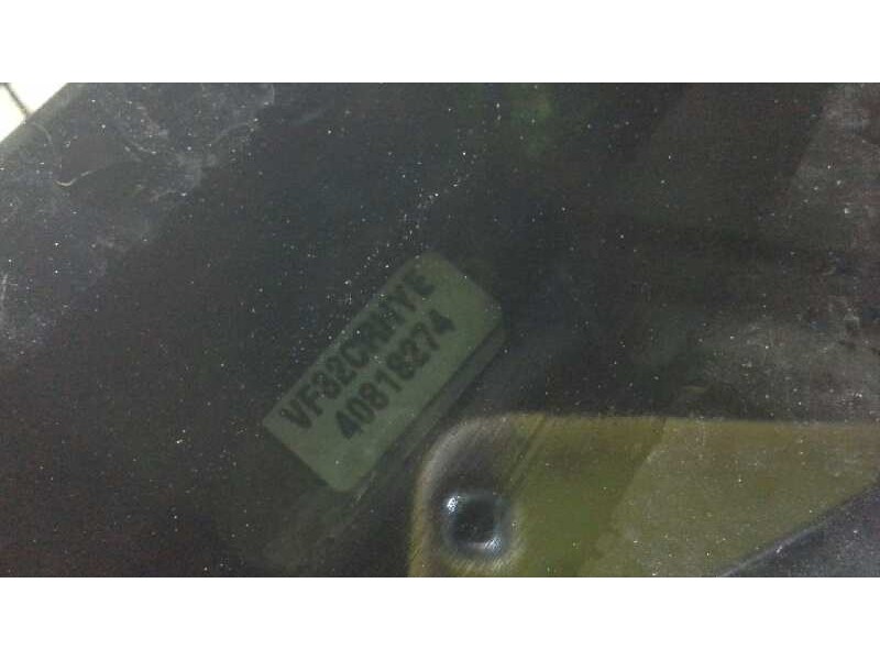 peugeot 206 berlina del año 2000