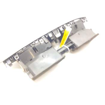 Recambio de aireador central para renault grand scénic iii (jz0/1_) 1.9 dci referencia OEM IAM 682600031R  