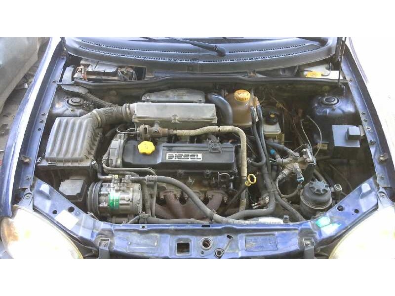 opel corsa b del año 2000