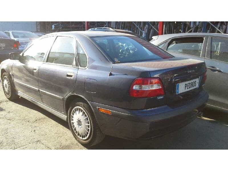 volvo s40 berlina del año 2002
