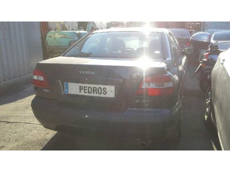 volvo s40 berlina del año 2002