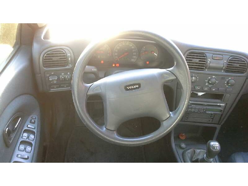 volvo s40 berlina del año 2002