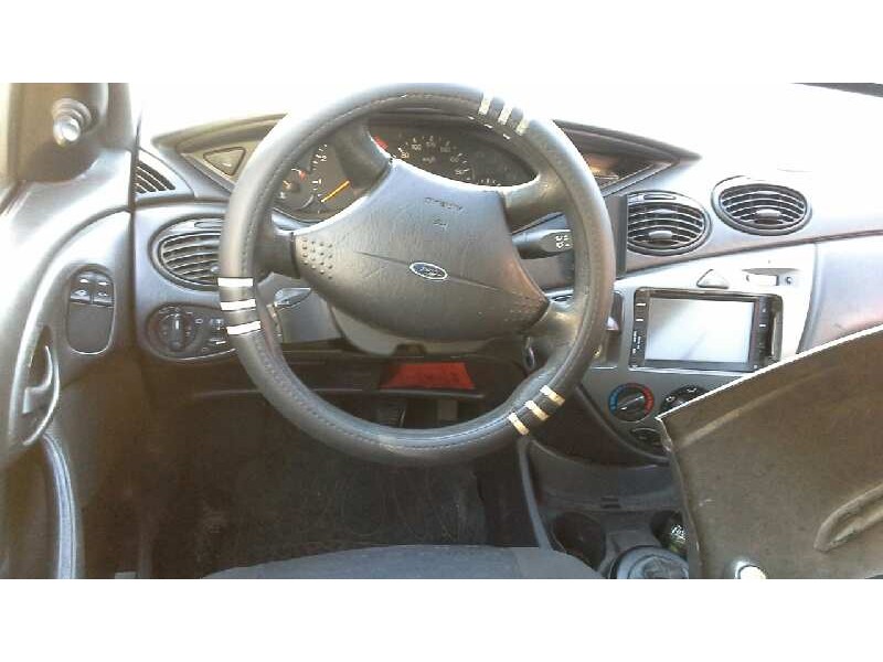 ford focus berlina (cak) del año 2002