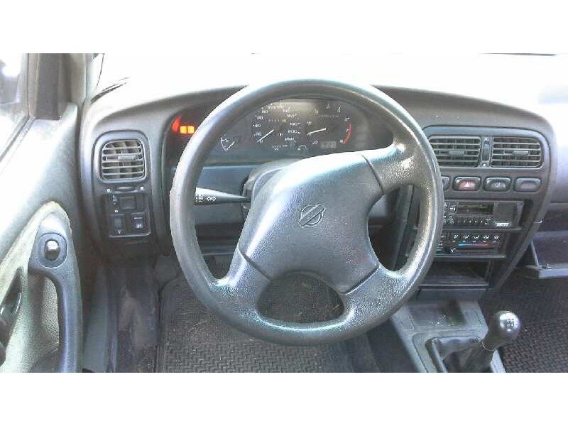 nissan primera berl./familiar (p10/w10) del año 1994