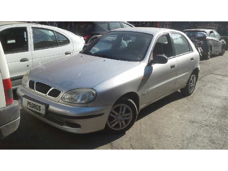 daewoo lanos del año 2000