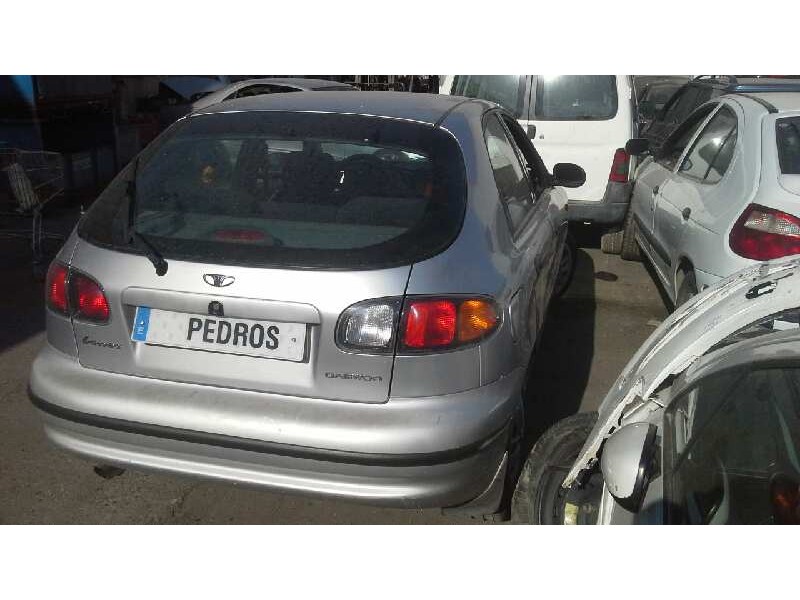daewoo lanos del año 2000