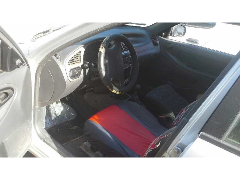 daewoo lanos del año 2000