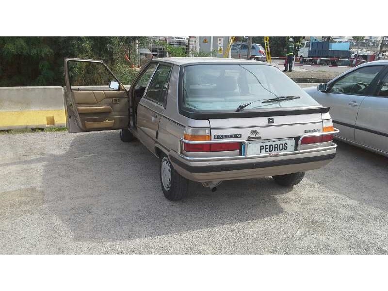 renault r-11 del año 1986