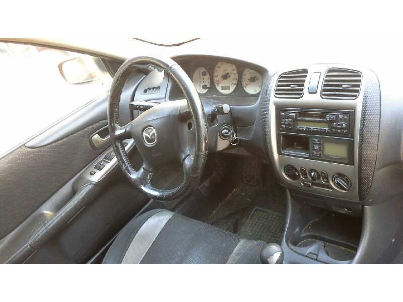 mazda 323 berlina f/s (bj) del año 2001