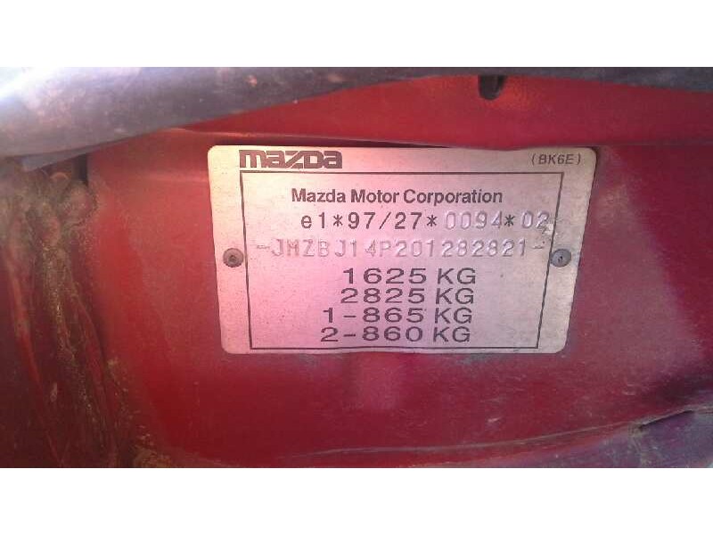 mazda 323 berlina f/s (bj) del año 2001