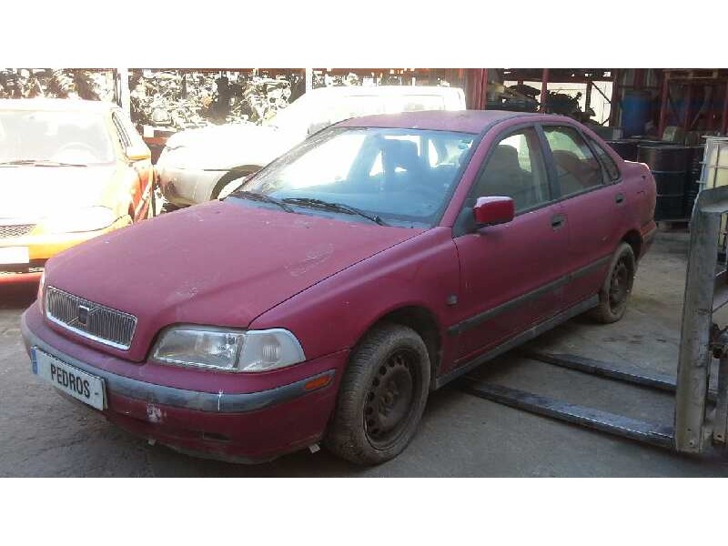volvo s40 berlina del año 1997