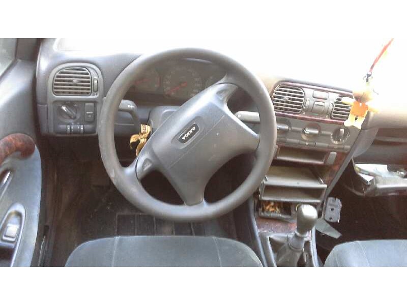 volvo s40 berlina del año 1997