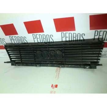 Recambio de rejilla delantera para audi 100 berlina (443) referencia OEM IAM   675