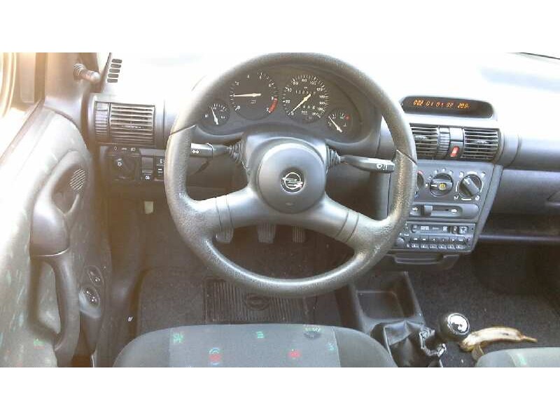 opel corsa b del año 1997