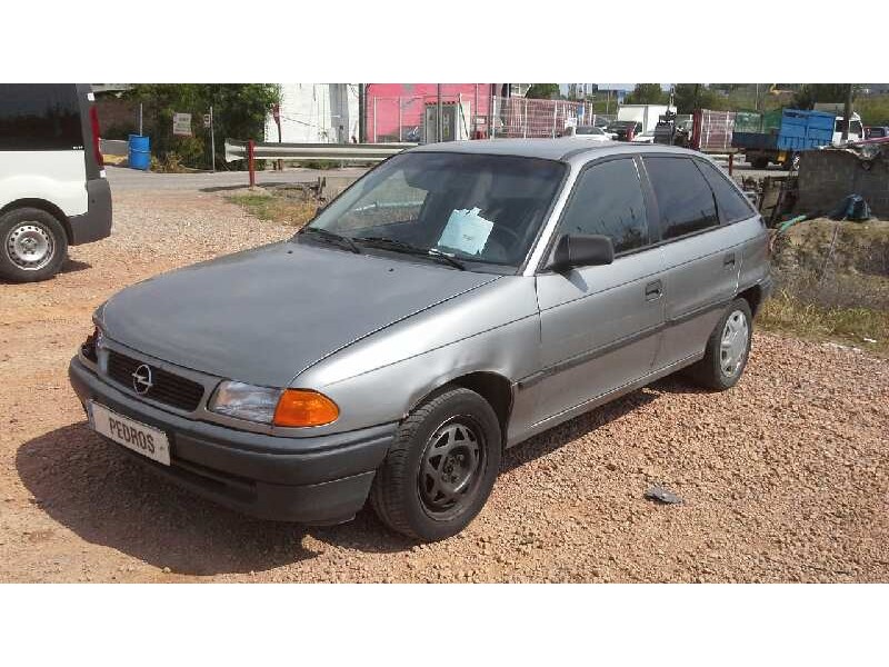 opel astra f berlina del año 1995