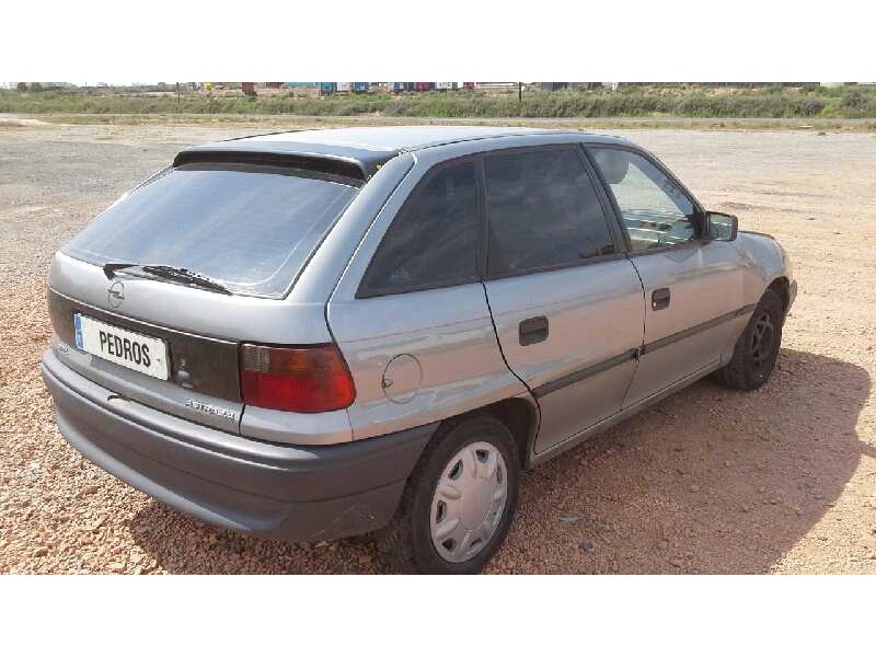 opel astra f berlina del año 1995