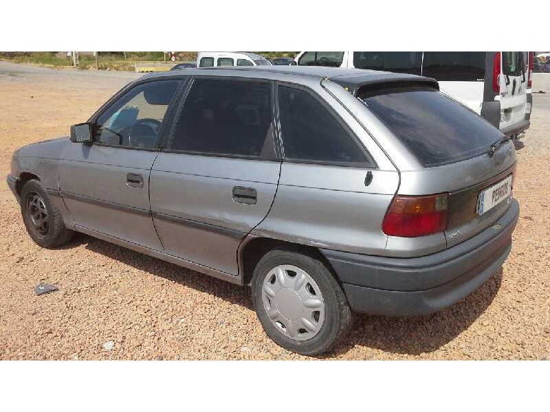 opel astra f berlina del año 1995