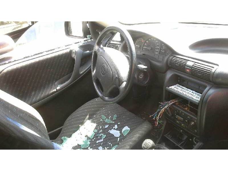 opel astra f berlina del año 1995