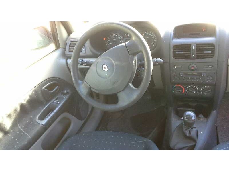 renault clio ii fase ii (b/cb0) del año 2001