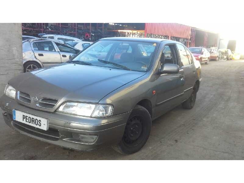 nissan primera berlina (p11) del año 1996