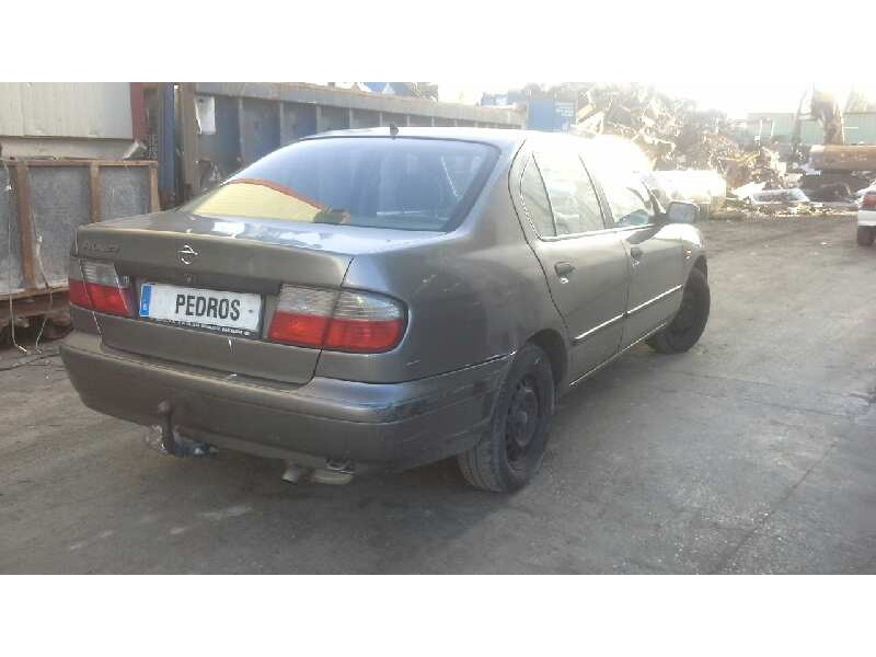 nissan primera berlina (p11) del año 1996