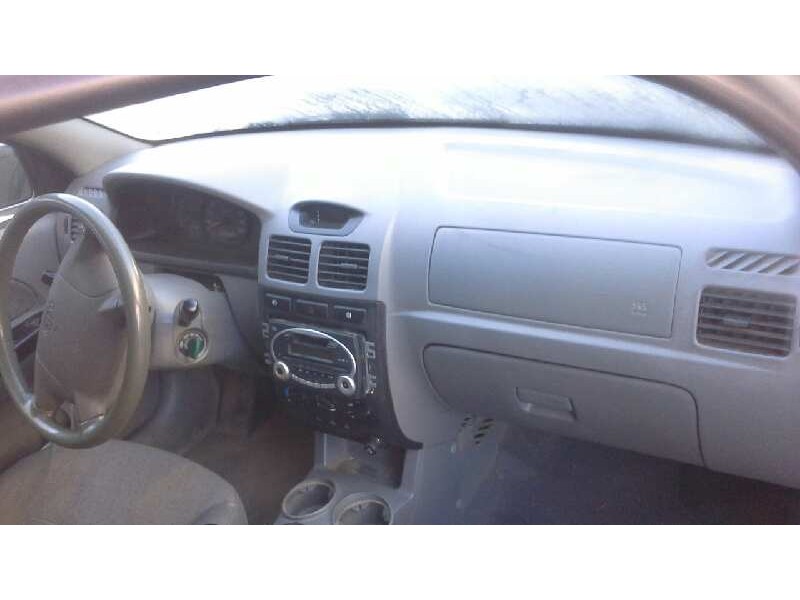 kia rio del año 2005