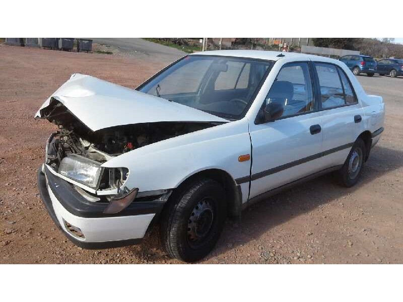 nissan sunny berlina (n14) del año 1992