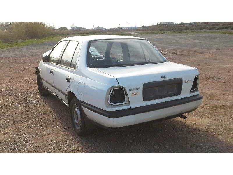 nissan sunny berlina (n14) del año 1992