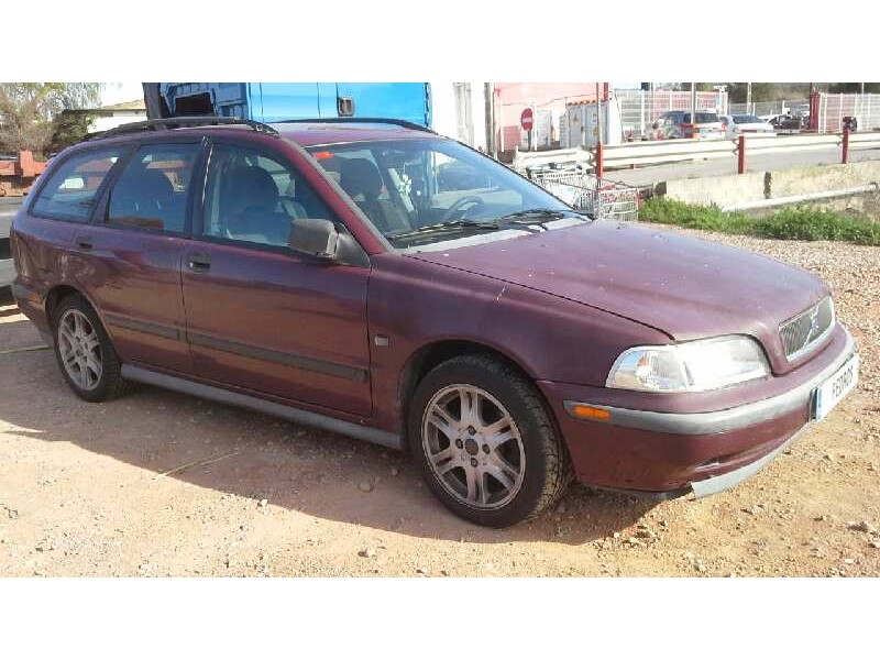 volvo v40 familiar del año 1998