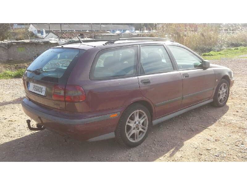 volvo v40 familiar del año 1998